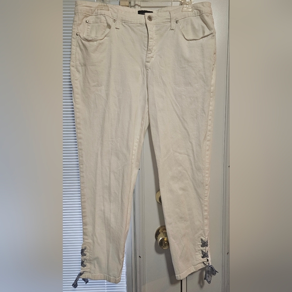 Charter Club Denim - Charter Club White Ankle Pants with Checkered Tie Detail Size 14